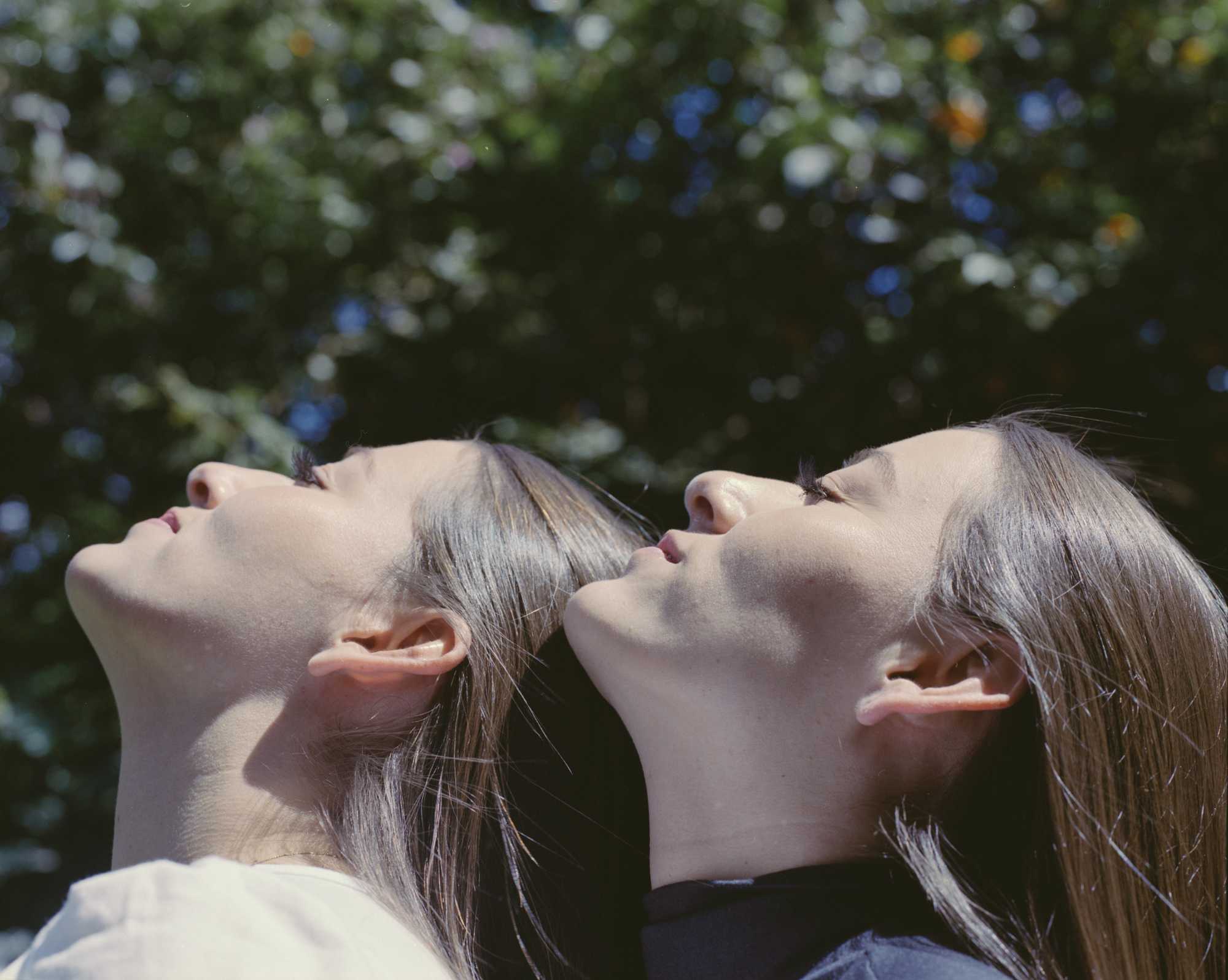 Juliana Gómez Quijano: Las Dos Hebras (The Two Strands)